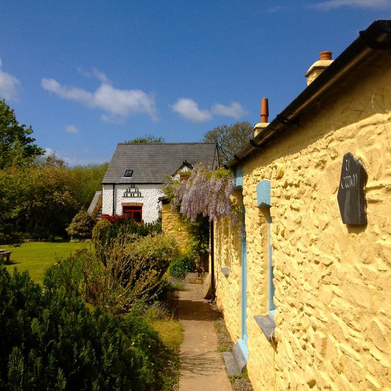Charming Welsh Cottage Johnston Exterior photo